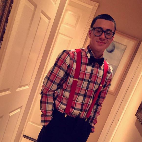 Meet your Posher, Javier - Picture 1 of 1